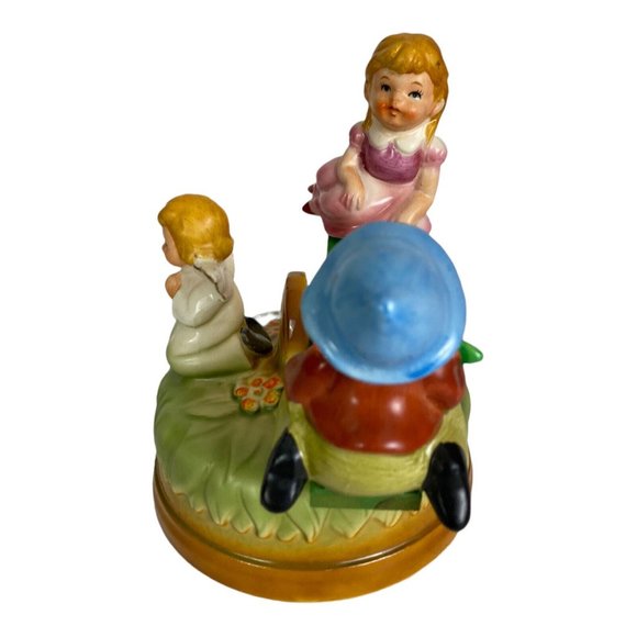 Vintage SANMYRO  Music Box Made in Japan 7" x  5" Boy Girl See Saw Angel - Picture 3 of 9